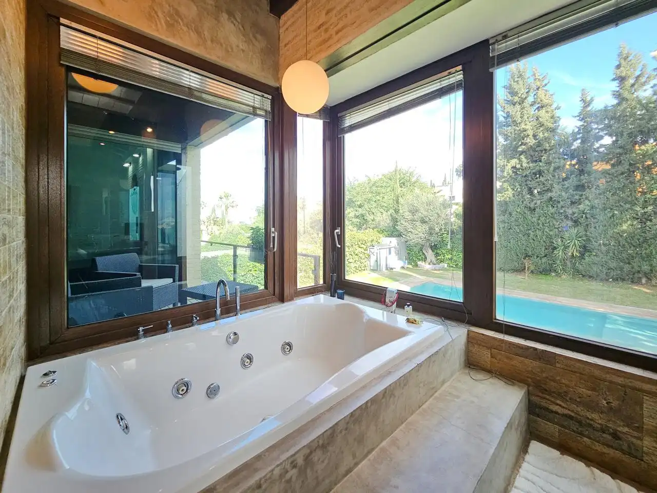 Baño de Casa o chalet en venta en Montequinto con Aire acondicionado, Jardín privado y Terraza