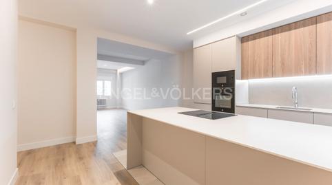 Foto 4 de Apartament en venda a Pacífico, Madrid