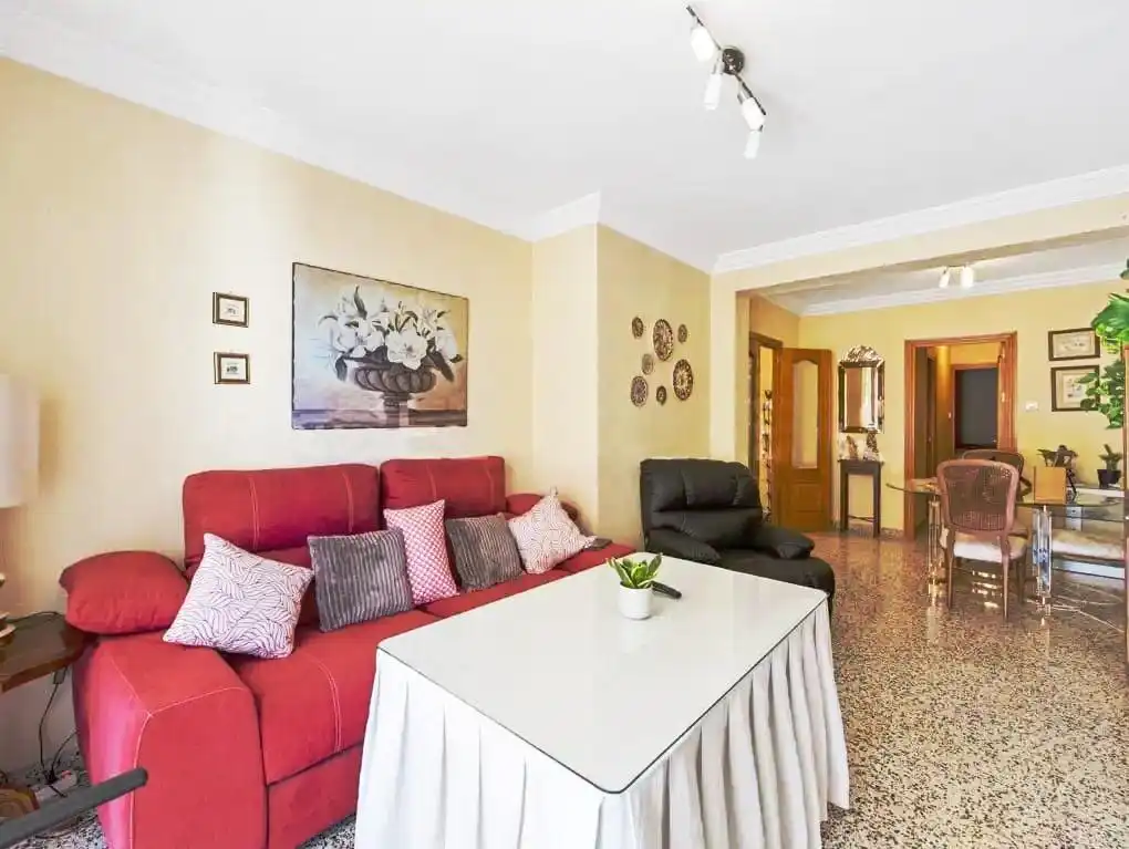 Sala d'estar de Pis en venda en Estepona amb Terrassa i Balcó