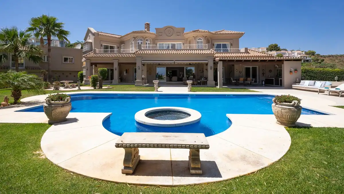 Xalet amb piscina en venda a Nueva Andalucía, imagen 2