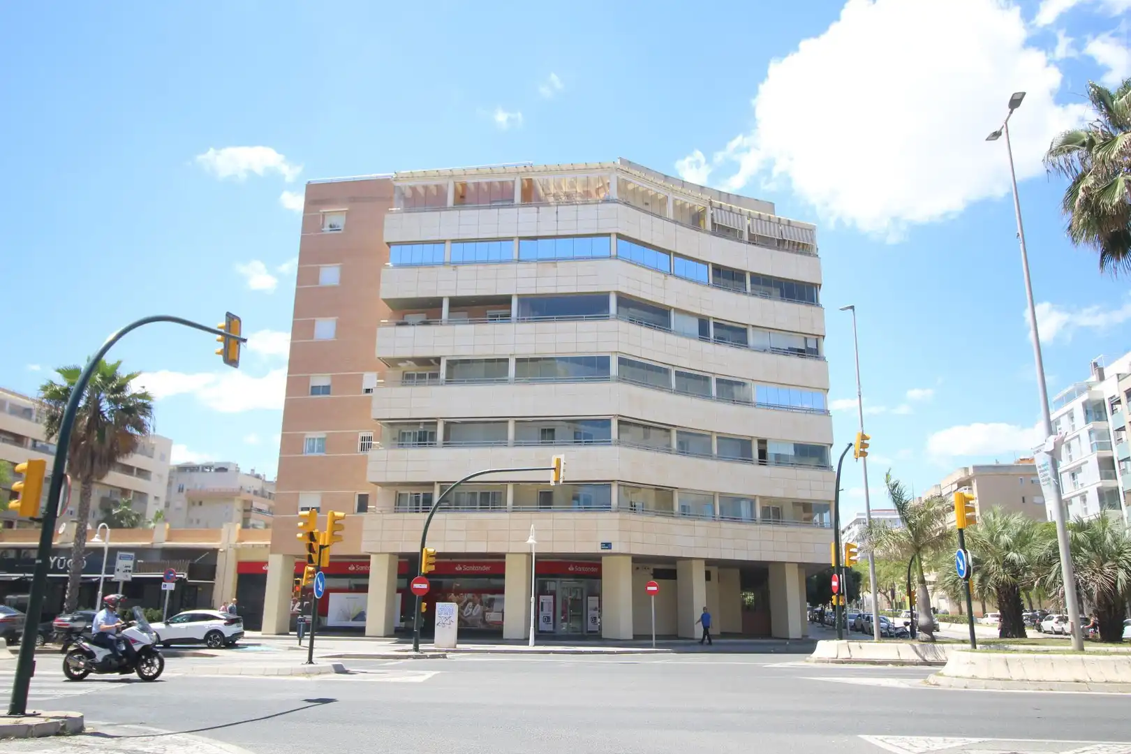 Außenansicht von Wohnung zur Miete in Málaga mit Klimaanlage, Heizung und Terrasse