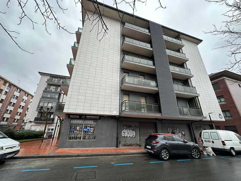 Premises for sale in Turina Kalea, Lutxana - Llano