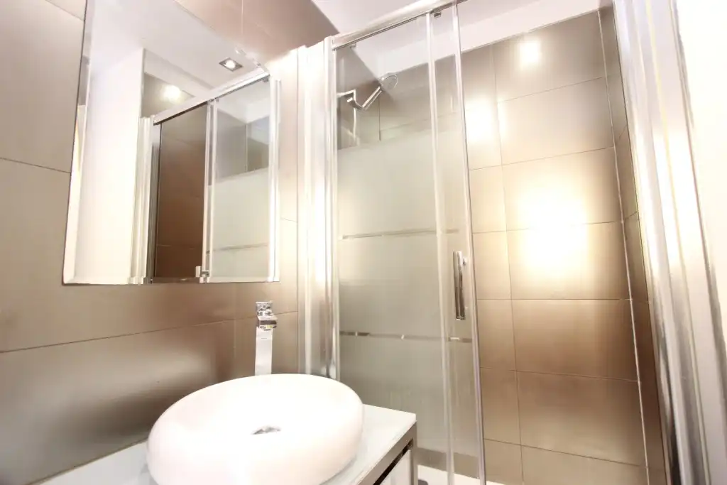 Badezimmer von Wohnungen zum Verkauf in  Palma de Mallorca mit Klimaanlage, Heizung und Terrasse