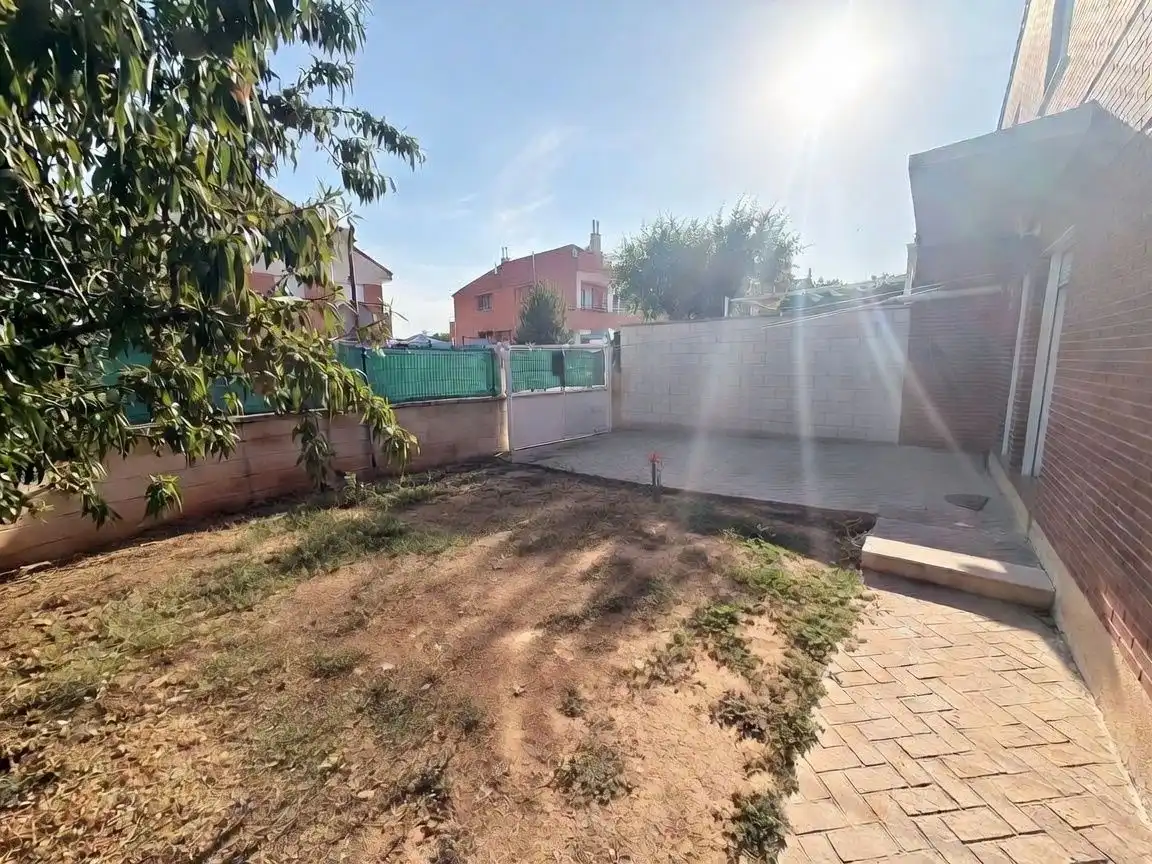 Houses for sale in Yunquera de Henares  with Terrace