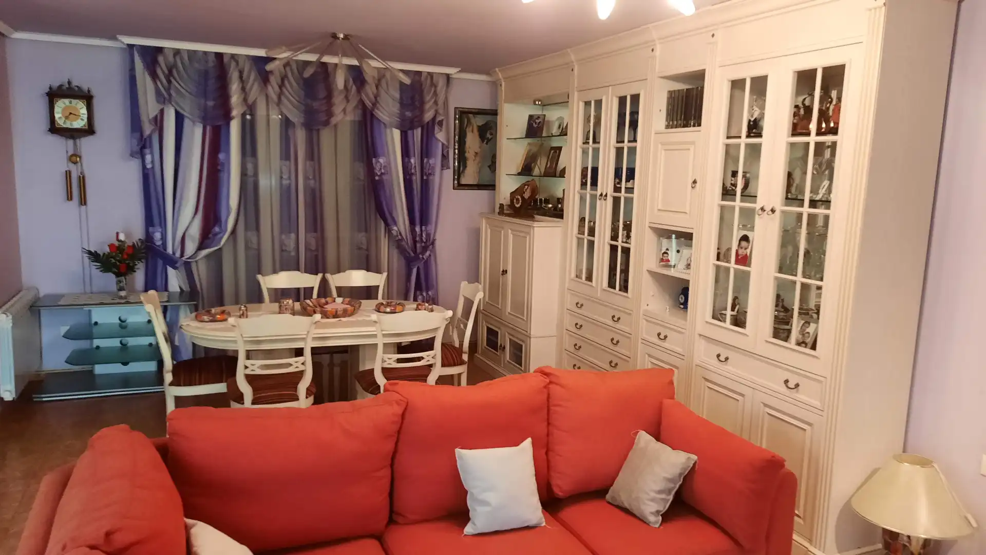 Wohnzimmer von Einfamilien-Reihenhaus zum Verkauf in Vinaròs mit Klimaanlage, Heizung und Privatgarten