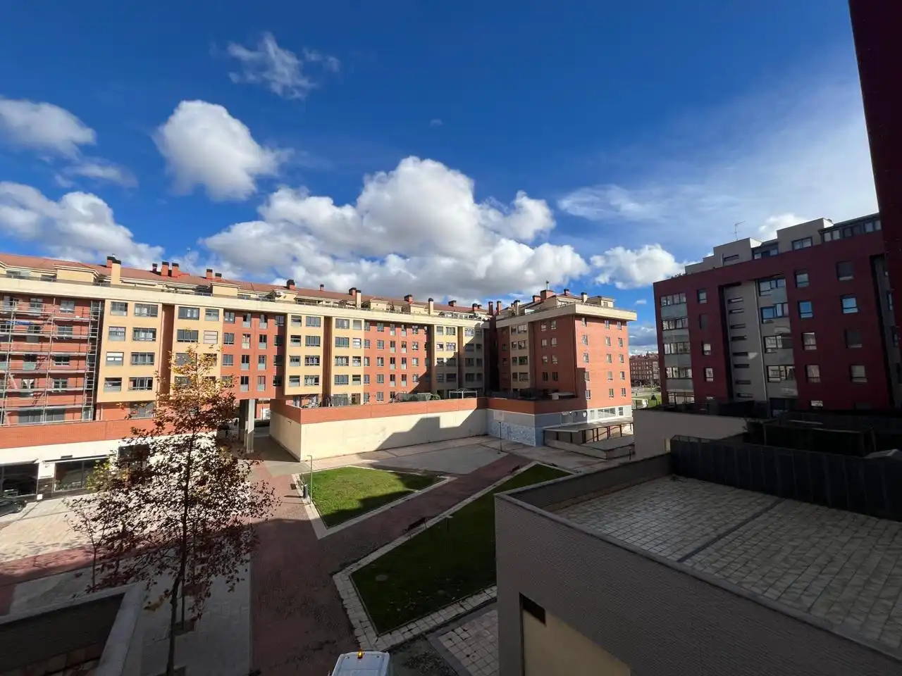 Vista exterior de Pis en venda en Burgos amb Calefacció i Traster