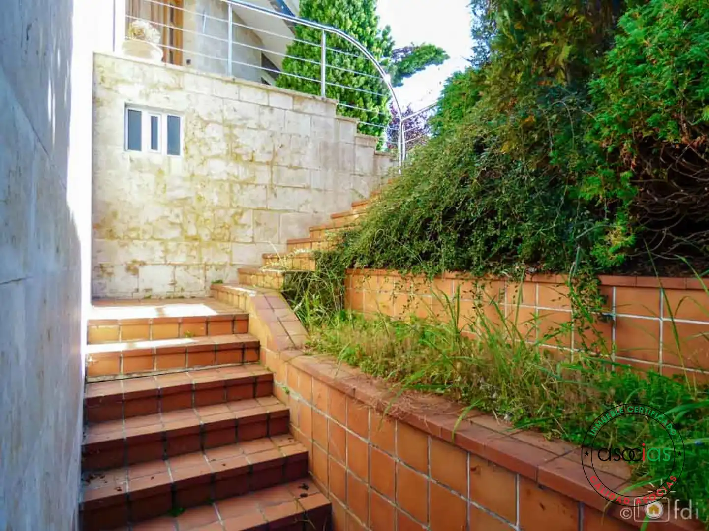 Terrassa de Casa o xalet en venda en Oviedo  amb Calefacció, Jardí privat i Parquet