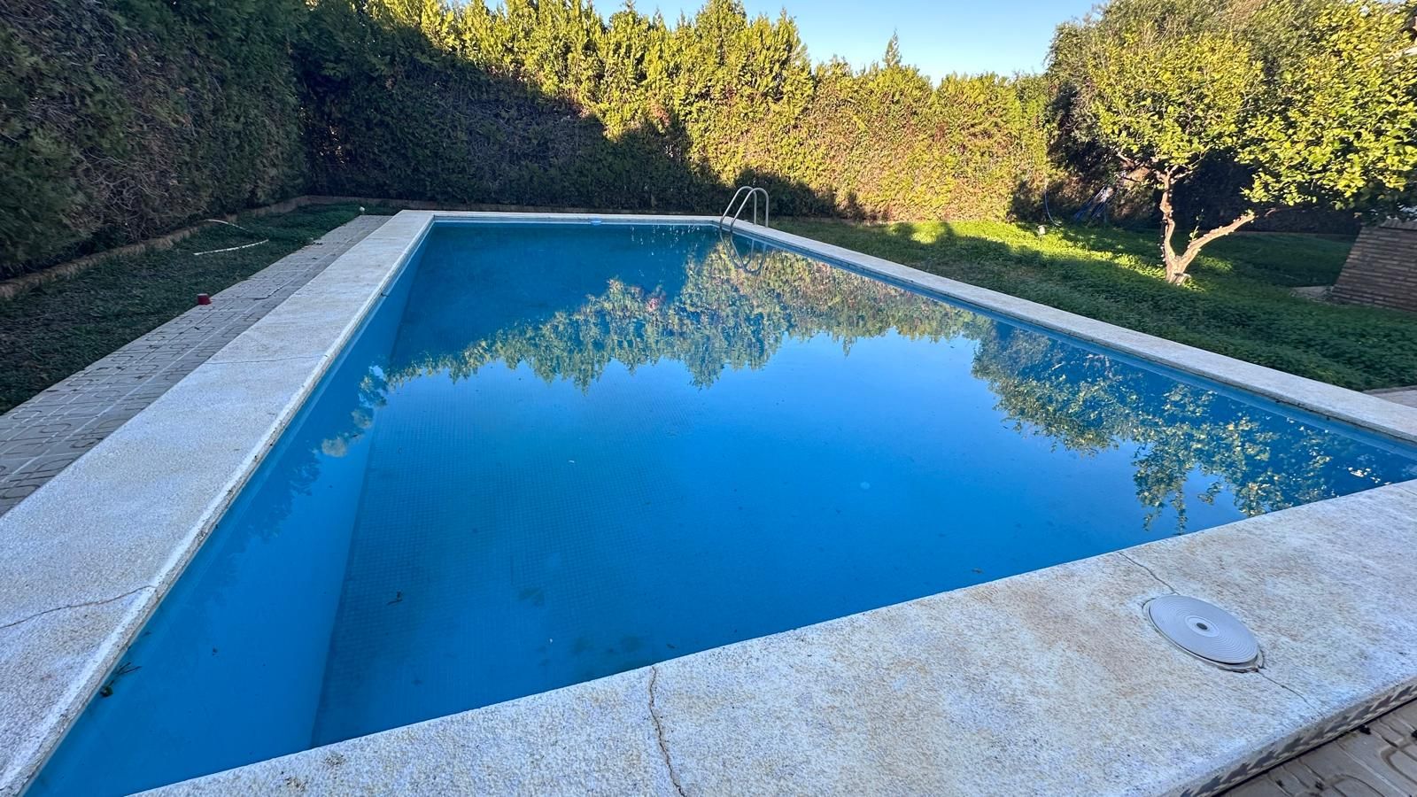 Swimming pool of House or chalet to rent in Espartinas  with Air Conditioner, Terrace and Swimming Pool