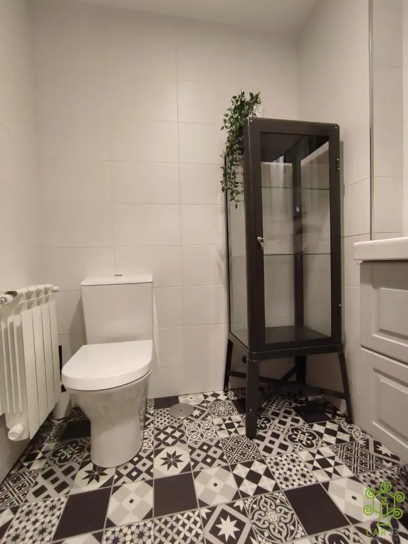 Bathroom of Flat for rent in Oleiros  with Heating, Parquet flooring and Furnished