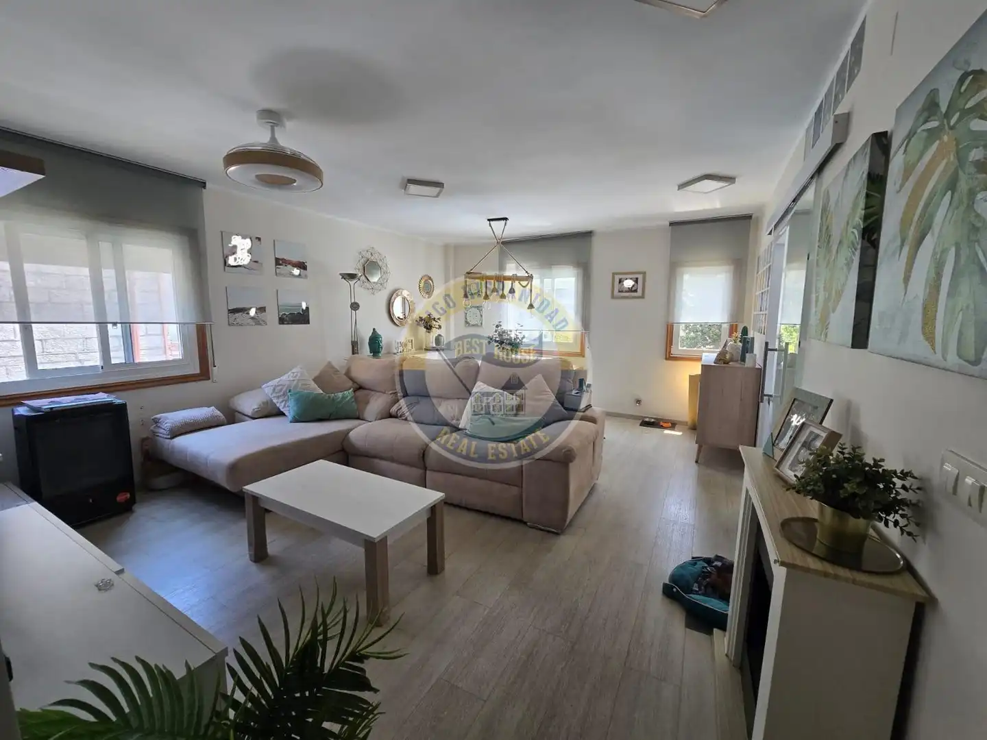 Living room of Flat for sale in Vigo   with Terrace and Furnished