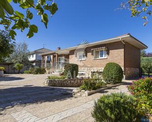 Exterior view of House or chalet for sale in Villalbilla  with Heating and Private garden