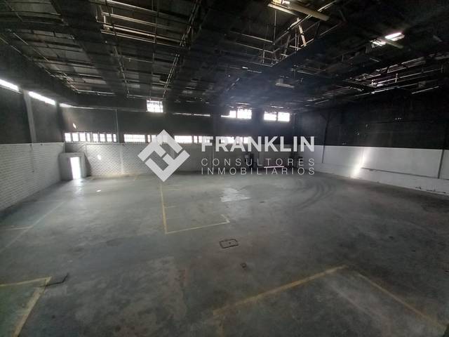 Nave industrial en Venta en Avinguda de la Riera, 20 en Mas Lluí - Els Miralls