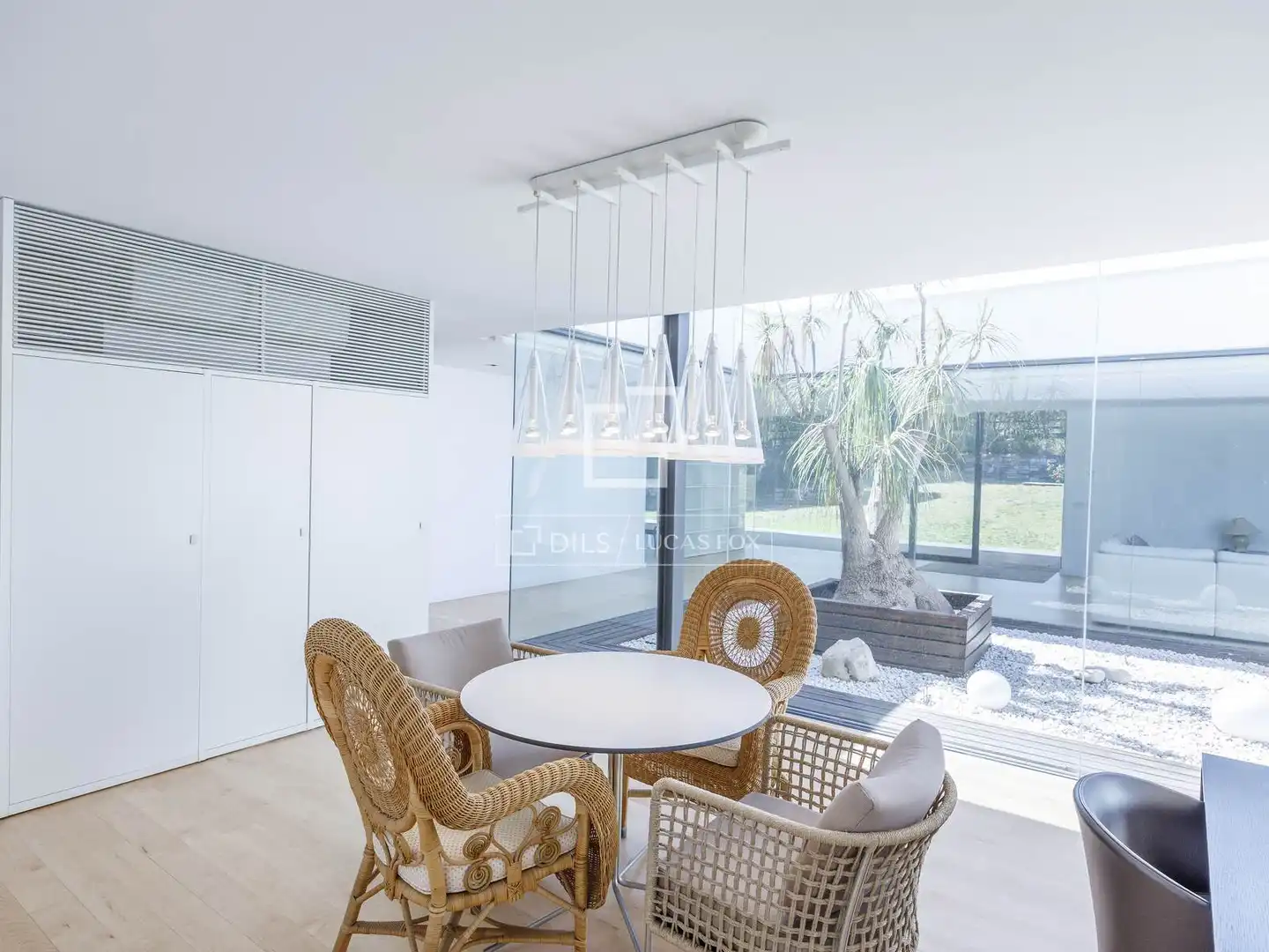 Dining room of Houses for sale in Sagunto / Sagunt  with Air Conditioner, Parquet flooring and Swimming Pool