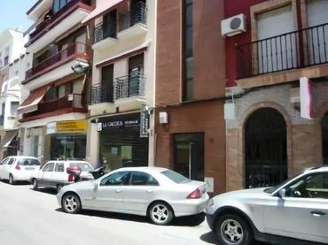 Local comercial en venda a Calle Ramón y Cajal