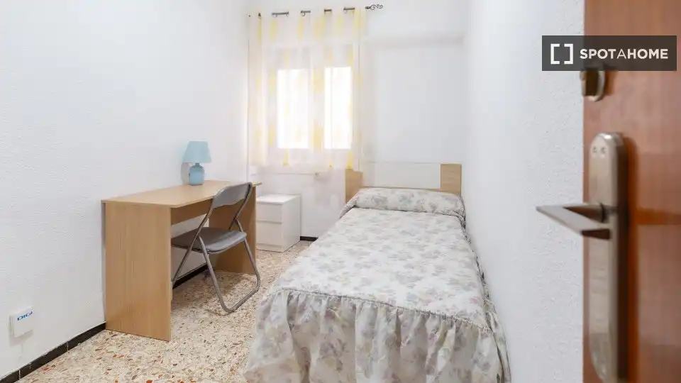 Schlafzimmer von Wohnung zur untervermieten in Elche / Elx mit Klimaanlage, Heizung und Möbliert