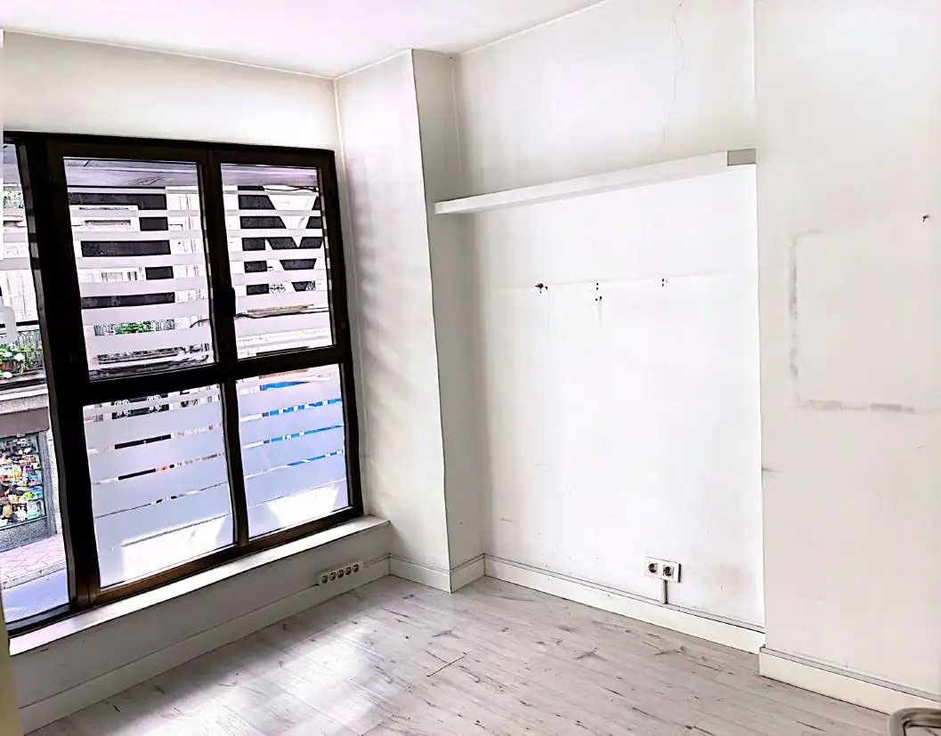 Habitación de Oficina de alquiler en Ourense Capital  con Aire acondicionado