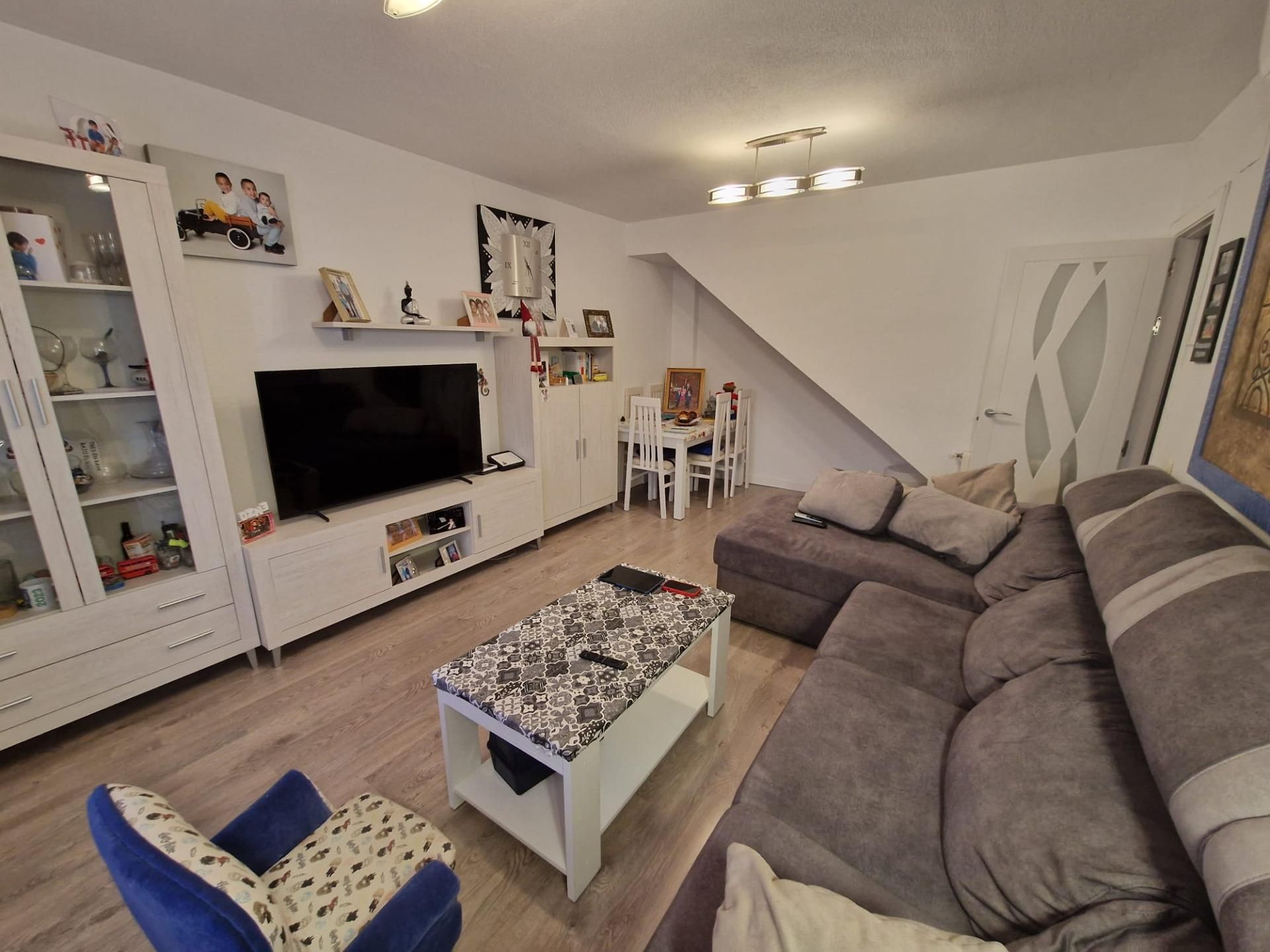 Sala d'estar de Dúplex en venda en Leganés amb Aire condicionat, Calefacció i Traster