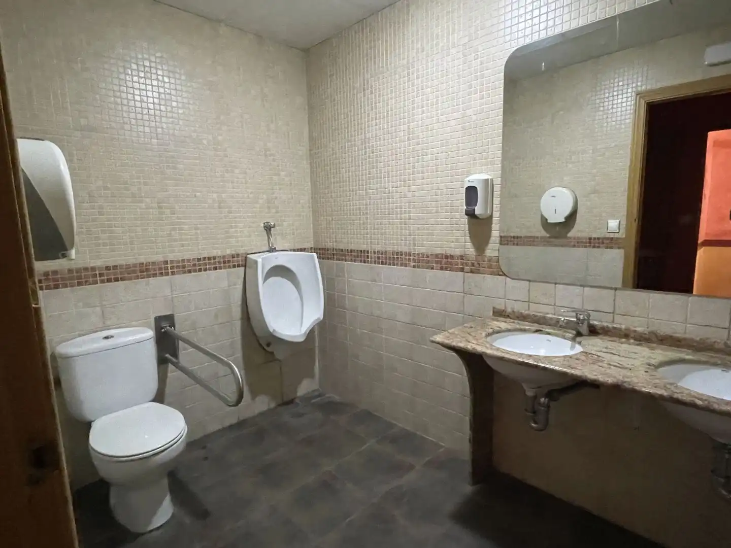 Local comercial en venda a AV. MAYORGA 4, imagen 18