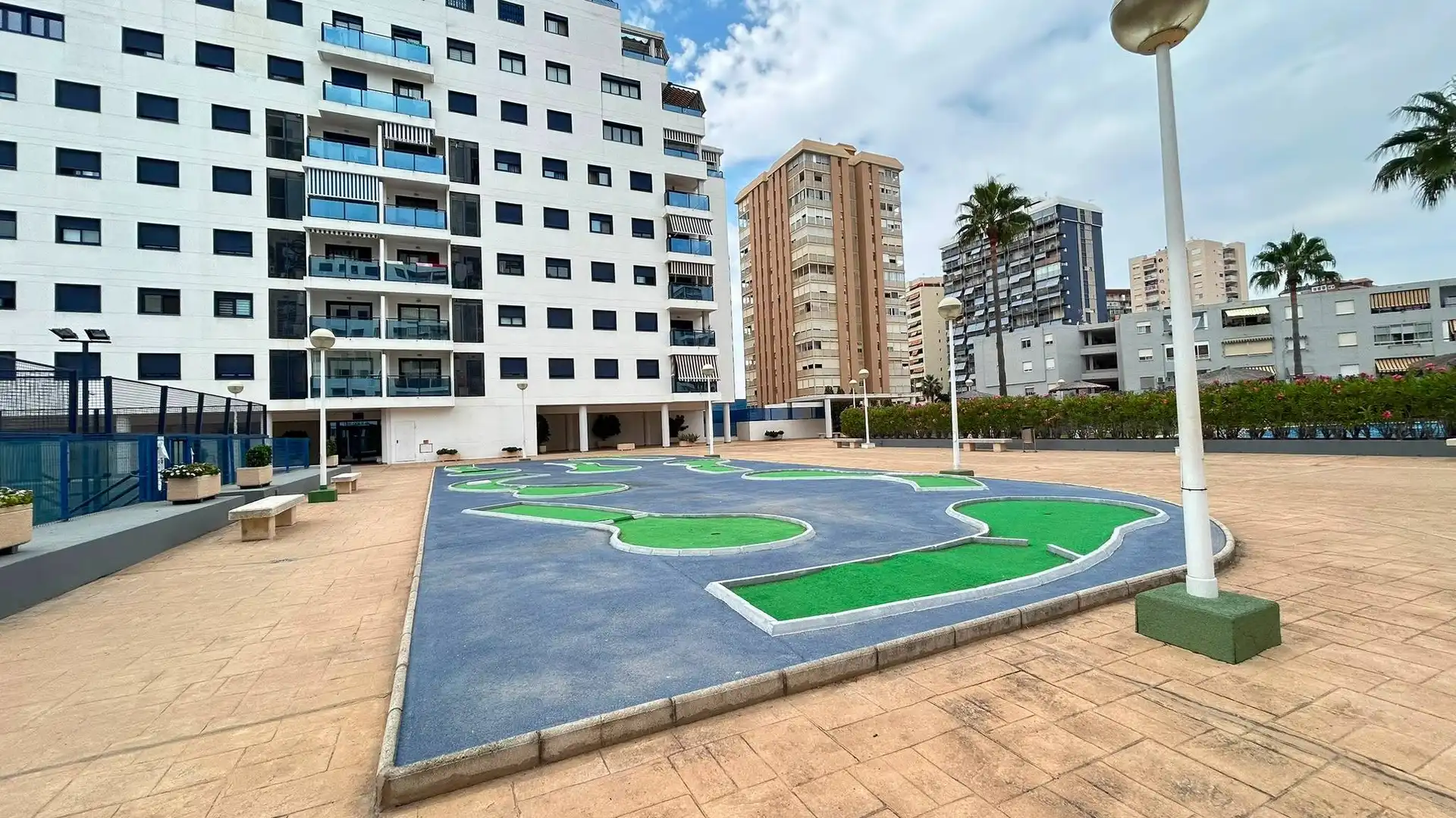 Parkplatz von Wohnungen zur Miete in La Pobla de Farnals mit Klimaanlage, Heizung und Terrasse
