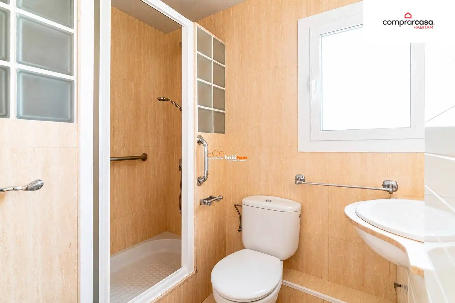 Baño de Piso en venta en Barcelona con Aire acondicionado, Calefacción y Balcón