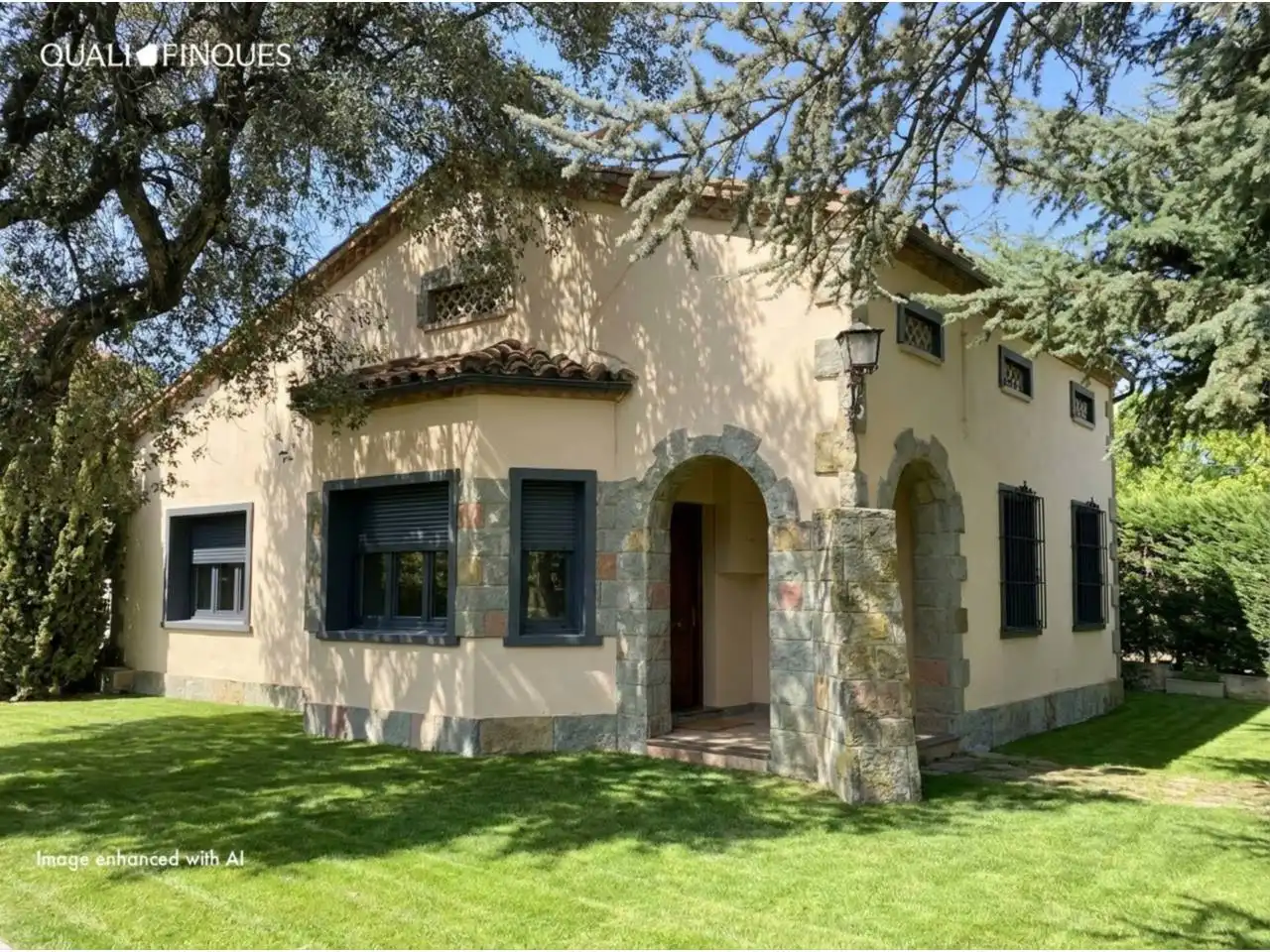 Vista exterior de Casa o xalet en venda en Torelló amb Calefacció, Jardí privat i Terrassa