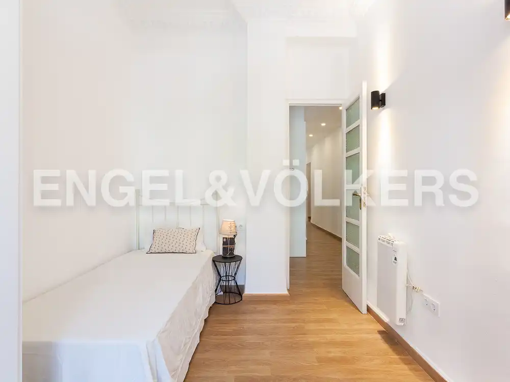 Bedroom of Flat for rent in Valencia  with Heating, Parquet flooring and Terrace