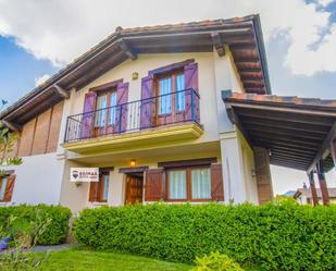 Vista exterior de Casa o xalet en venda en Otxandio amb Calefacció, Jardí privat i Terrassa