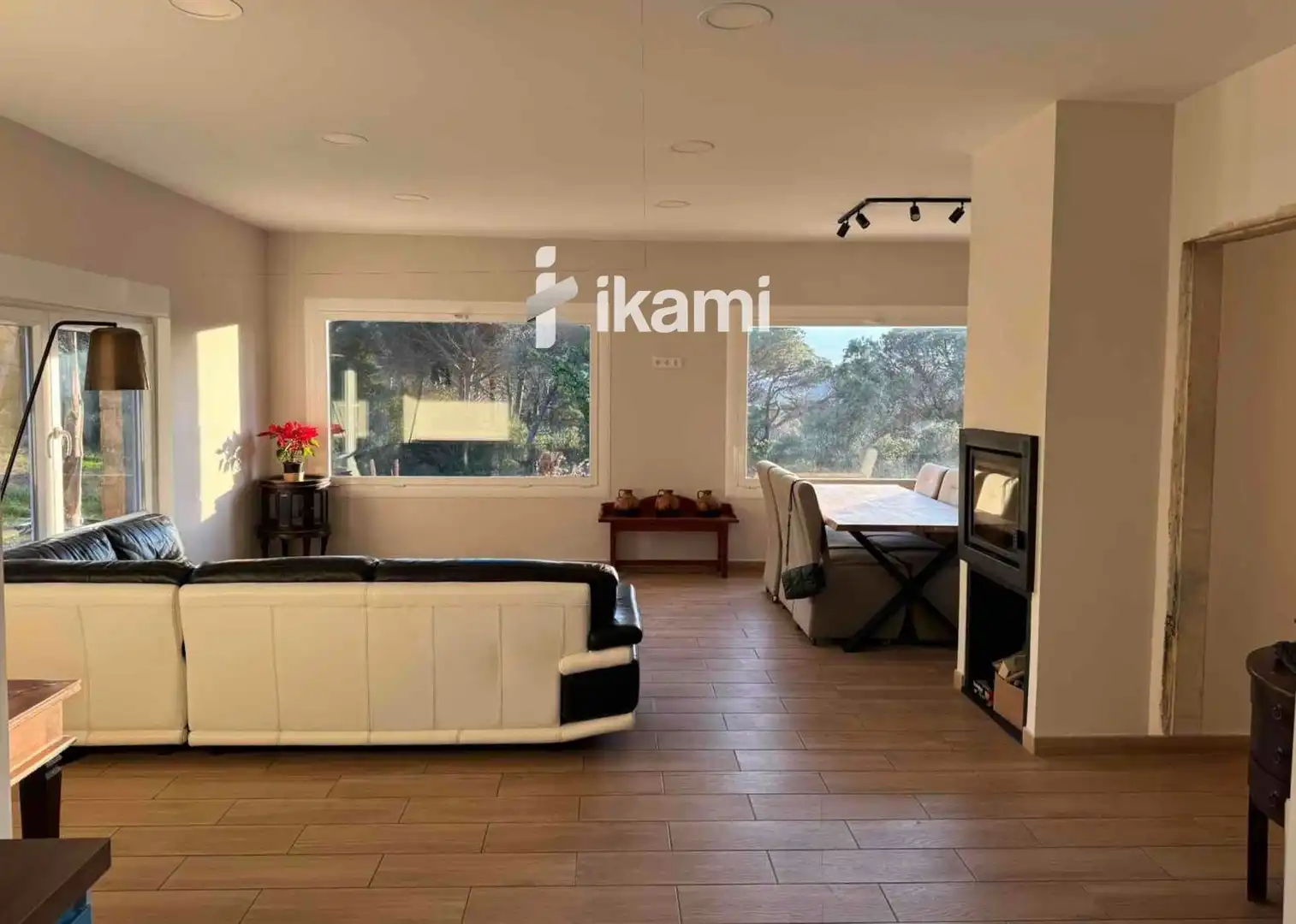 Sala d'estar de Casa o xalet en venda en Blanes amb Jardí privat, Terrassa i Traster