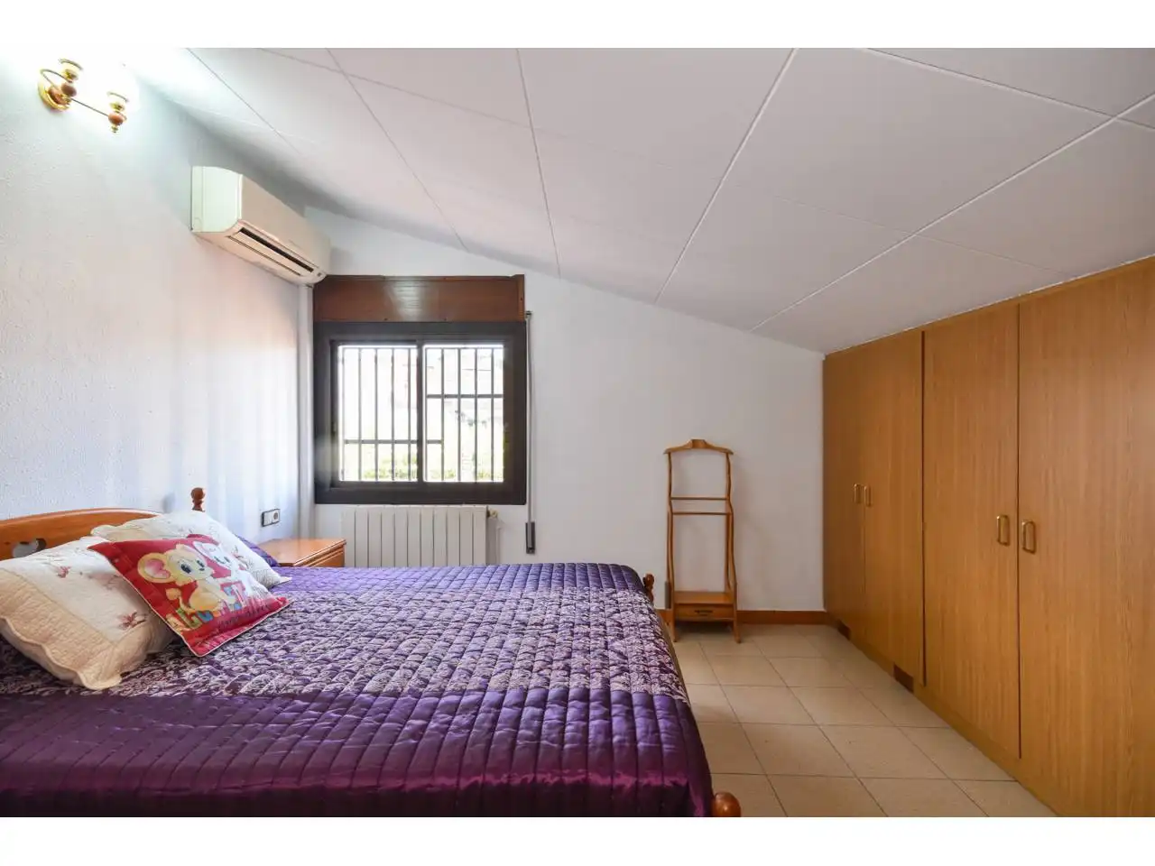 Habitación de Casa o chalet en venta en Santa Perpètua de Mogoda con Aire acondicionado, Calefacción y Jardín privado