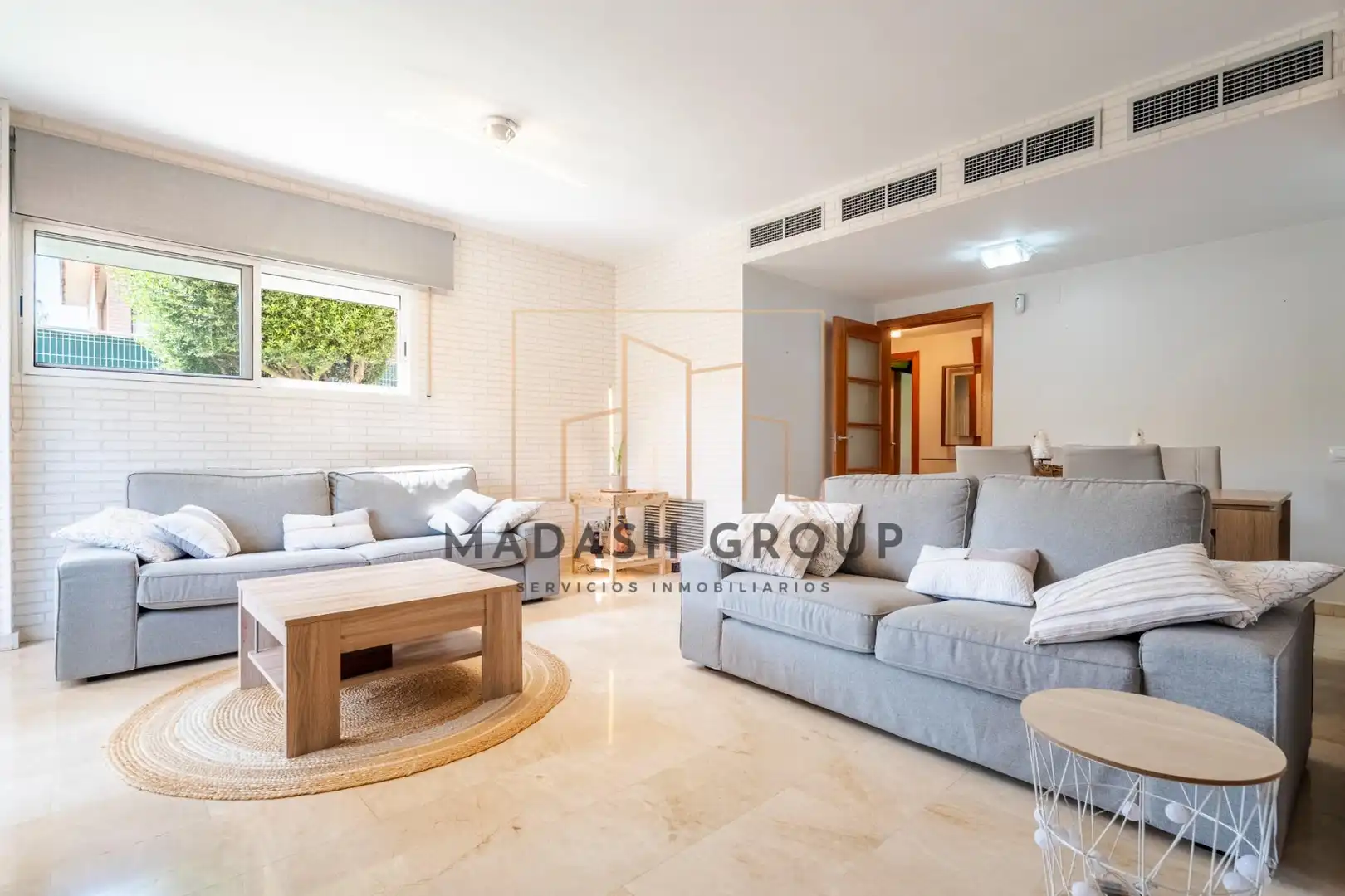 Casa aparellada amb piscina en venda a Carrer PRESIDENT MACIA, imagen 3