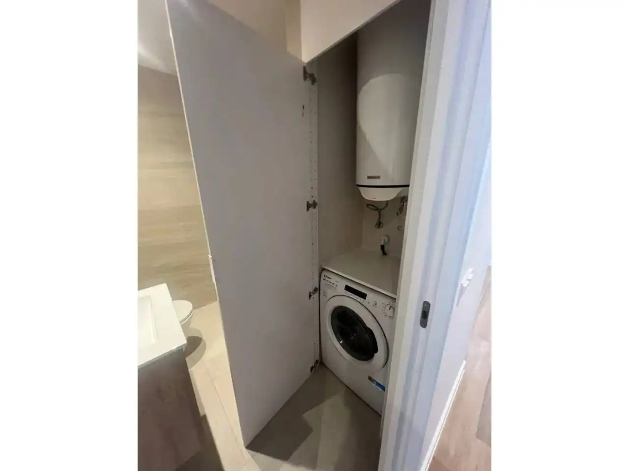 Bany de Estudi en venda en Barcelona amb Parquet i Moblat