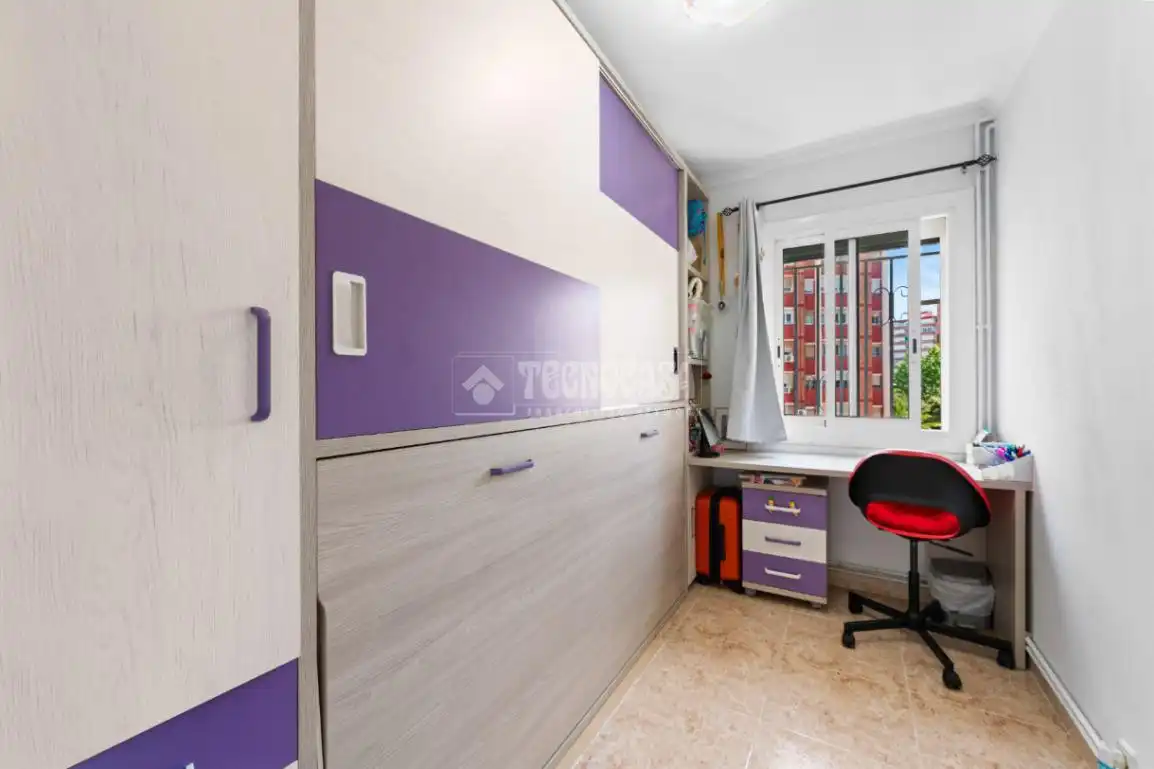 Dormitori de Pis en venda en Cornellà de Llobregat