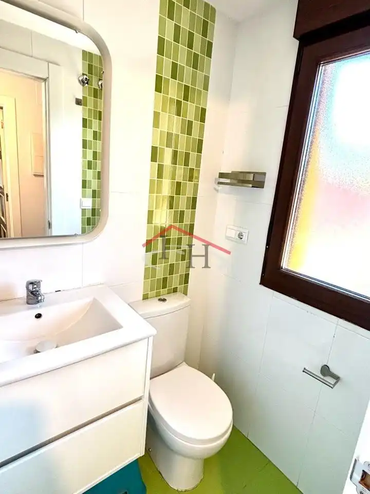 Baño de Casa adosada en venta en Sariegos con Calefacción, Jardín privado y Terraza