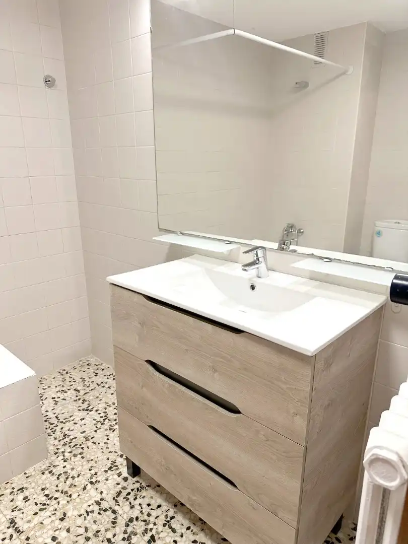 Baño de Piso de alquiler en Zaragoza con Calefacción, Amueblado y Horno