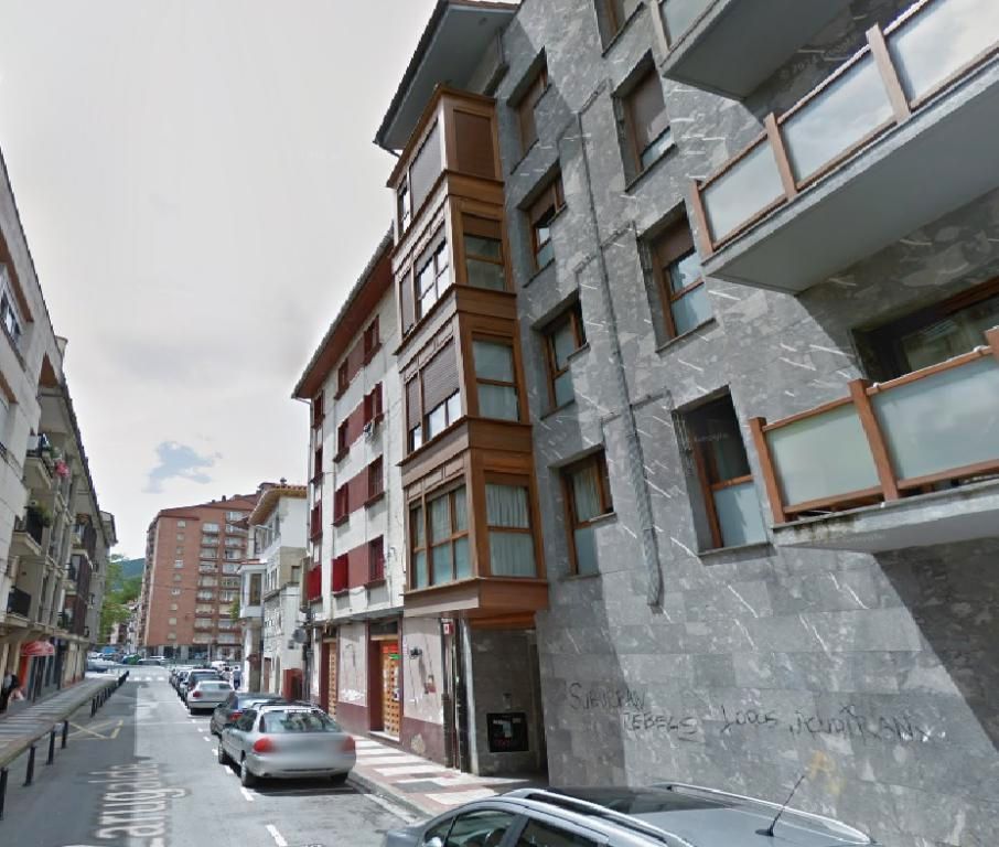 Vista exterior de Apartament en venda en Arrasate / Mondragón amb Calefacció, Terrassa i Traster