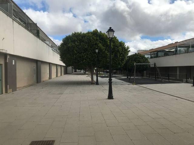 Local comercial en Venta en Avenida Presidente Adolfo Suarez, 1 en Sanlúcar la Mayor