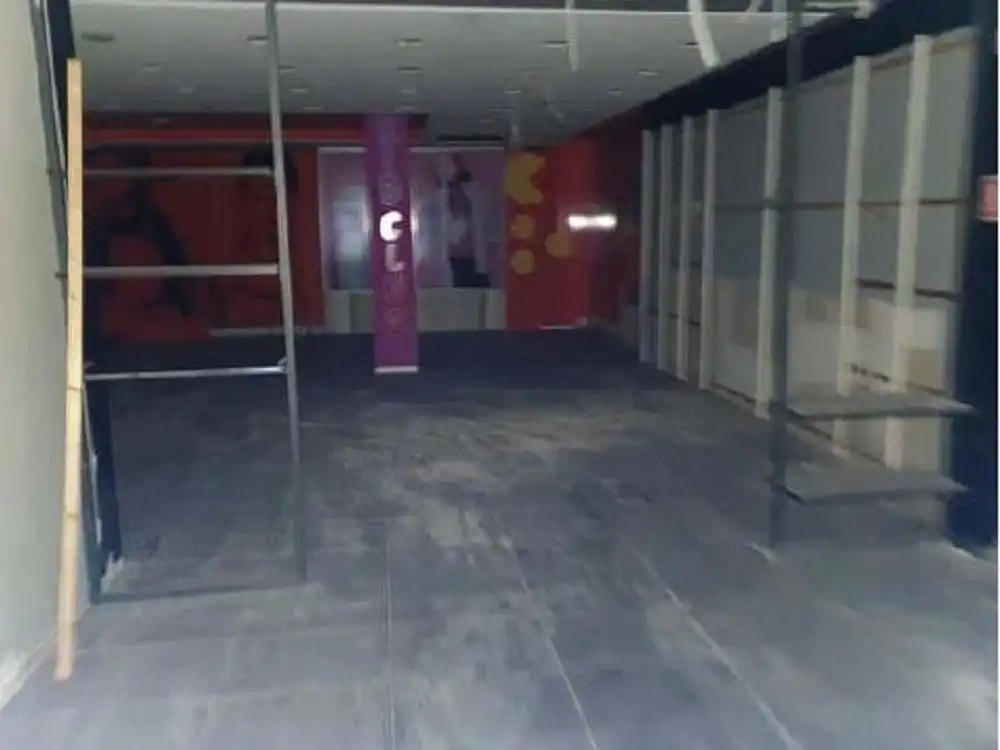 Local comercial en venda a Calle Ramón y Cajal, imagen 4
