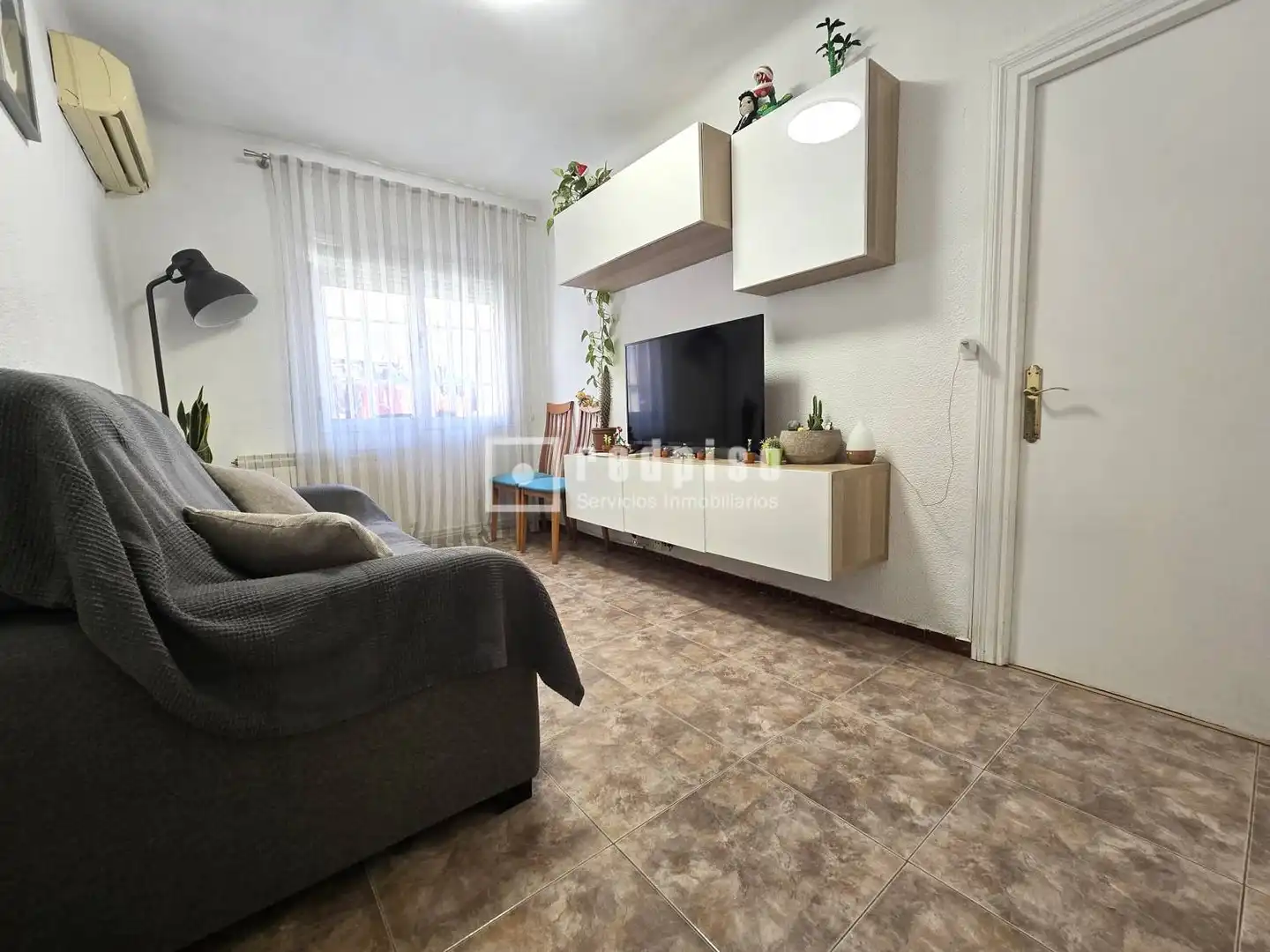 Living room of Flat for sale in Madrid  with Air Conditioner, Heating and Terrace