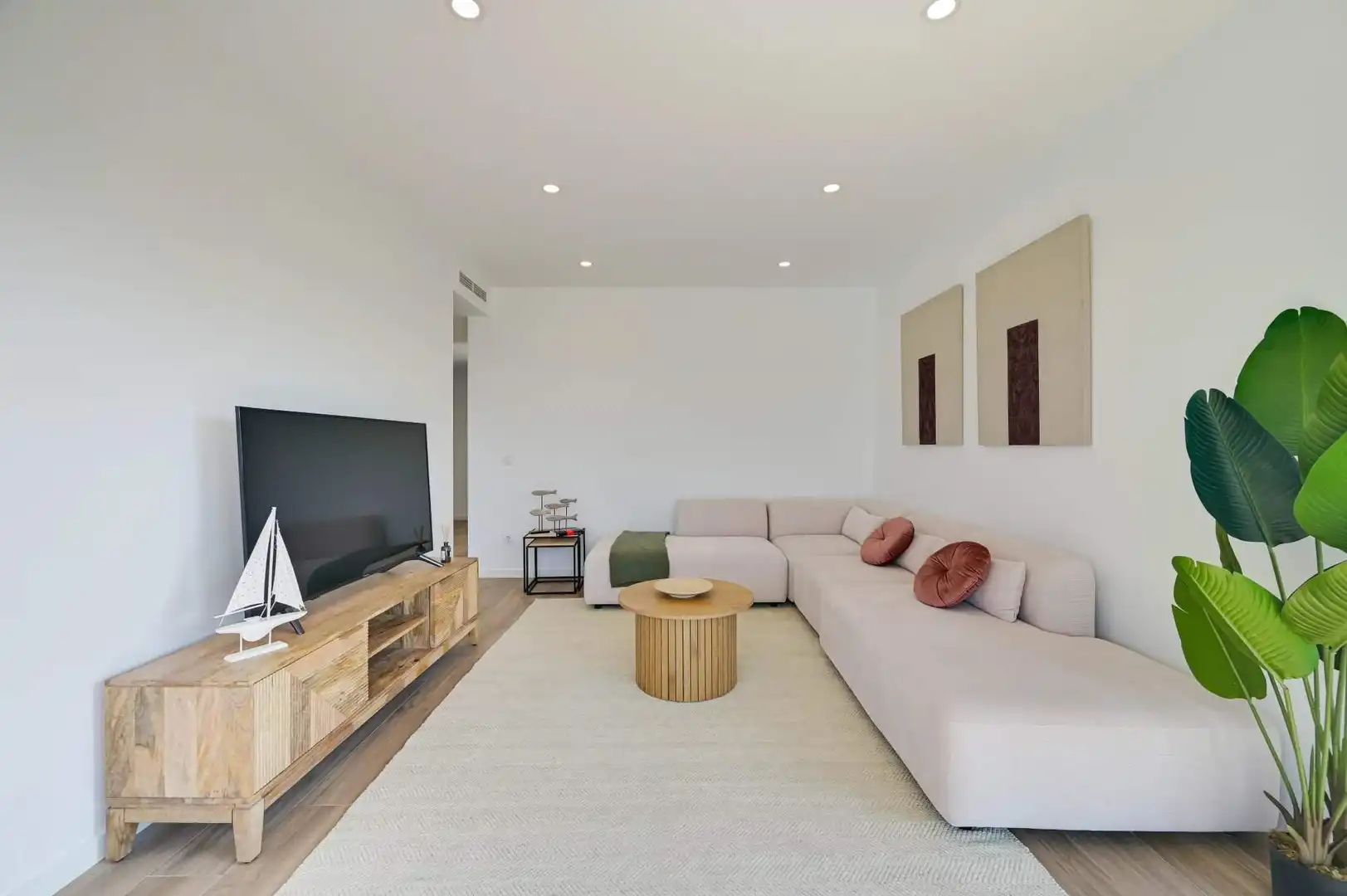 Sala de estar de Casa o chalet en venta en Sant Pere Pescador con Aire acondicionado, Calefacción y Jardín privado