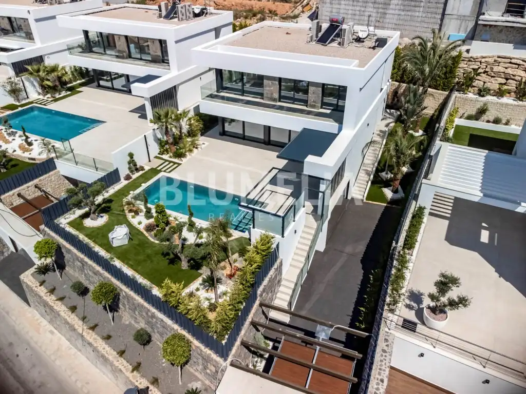 Casa amb terrassa en venda a Golf Bahía, imagen 2