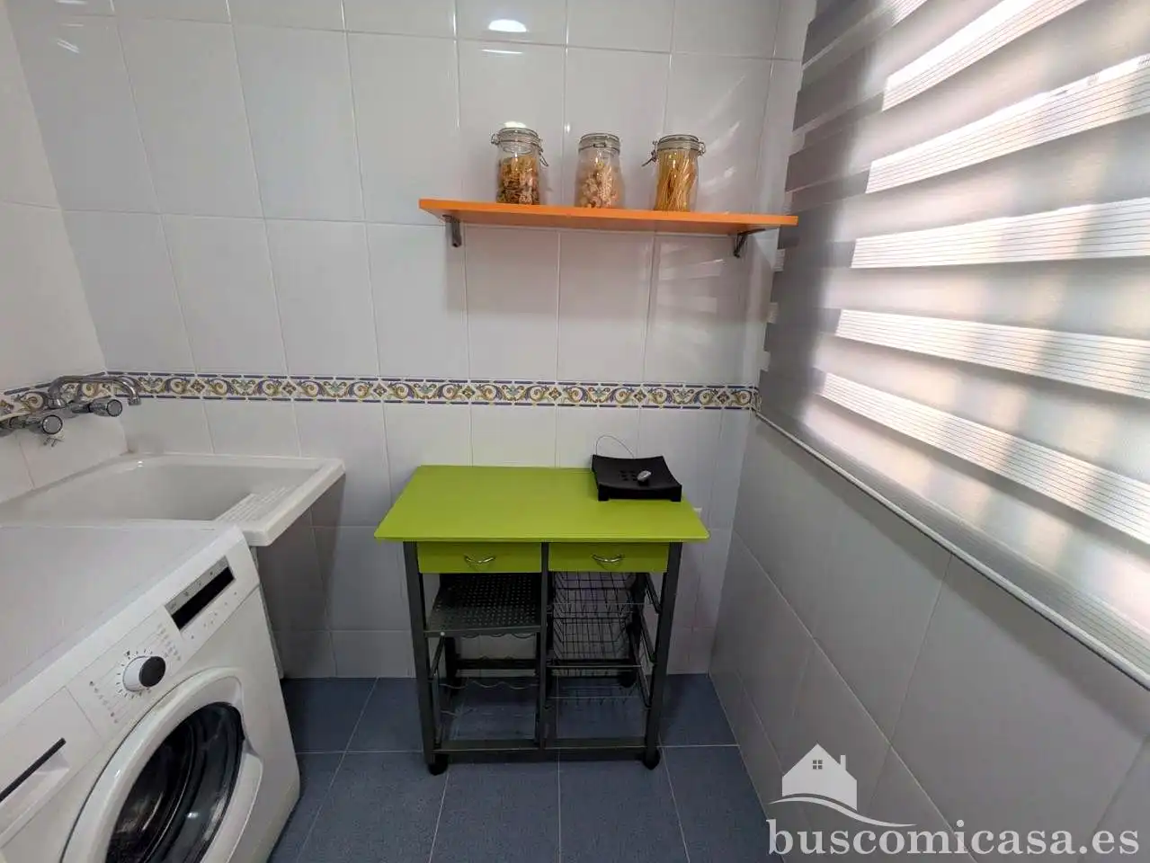 Cuina de Pis de lloguer en Linares amb Aire condicionat i Moblat