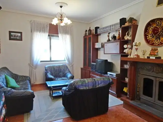 Sala de estar de Casa o chalet en venta en Cascajares de la Sierra con Trastero y Amueblado