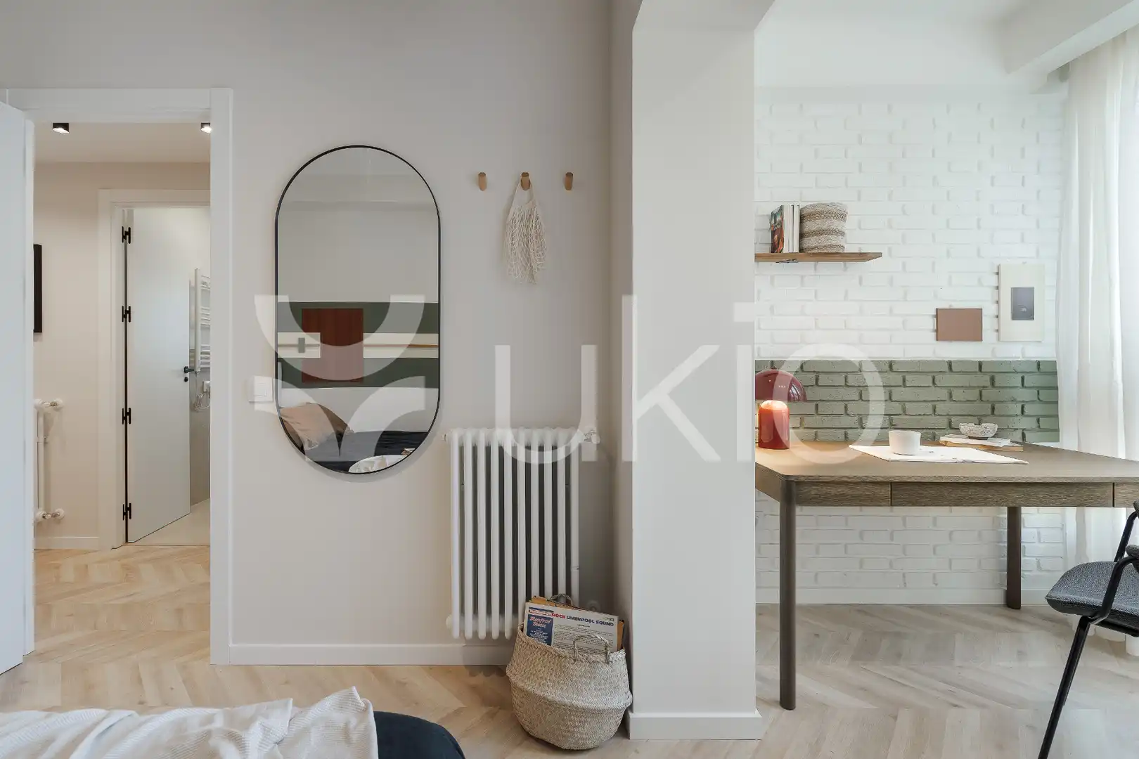 Dormitori de Apartament de lloguer en Madrid amb Aire condicionat, Calefacció i Moblat