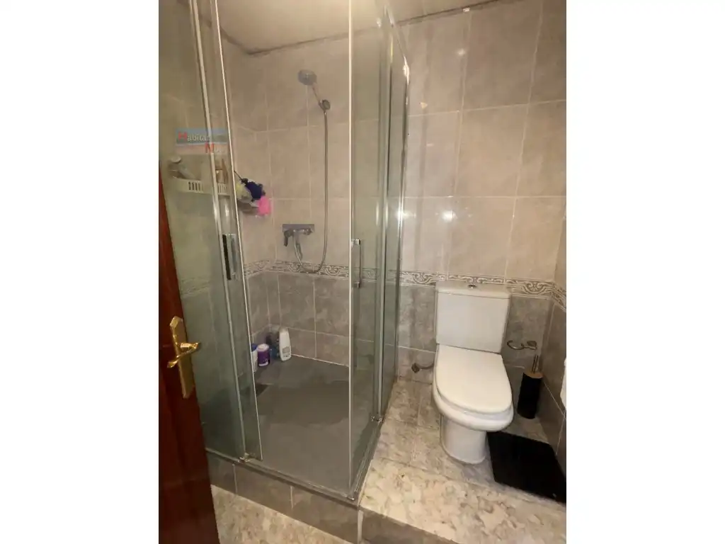Bathroom of Flat for sale in La Bisbal del Penedès  with Air Conditioner and Oven
