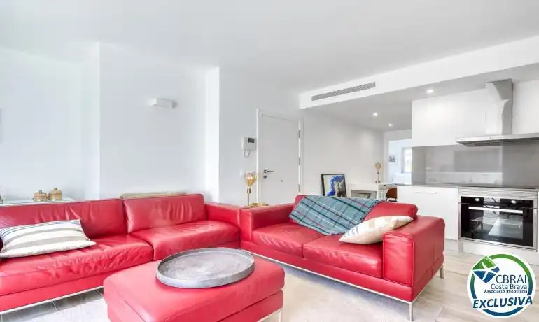 Sala de estar de Piso en venta en Roses con Calefacción, Horno y Microondas