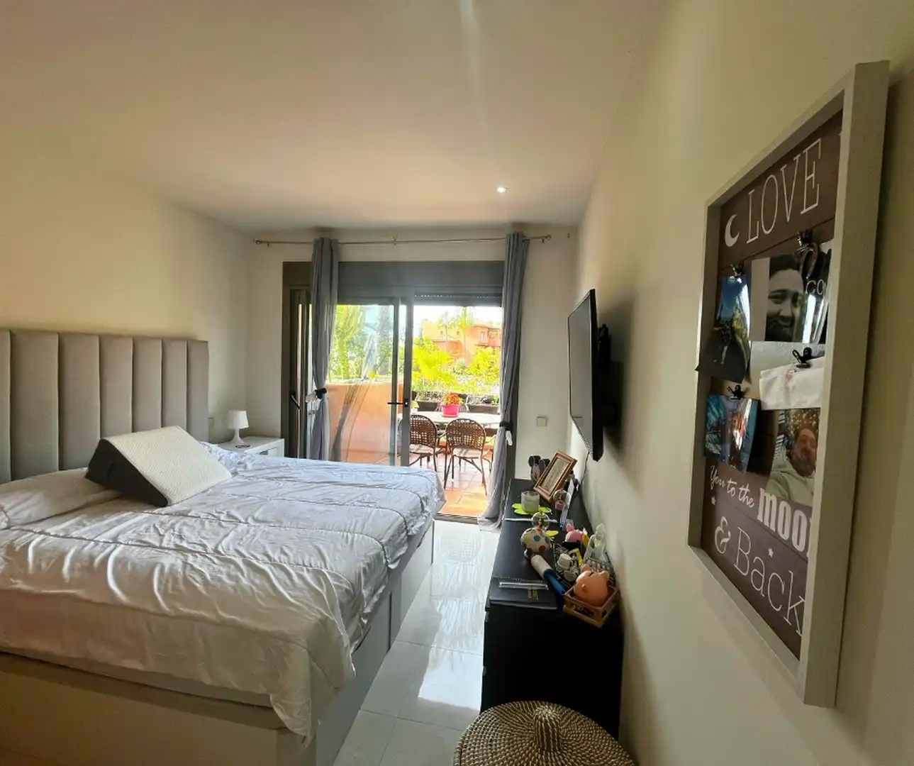 Habitación de Apartamento en venta en Estepona con Aire acondicionado, Terraza y Trastero