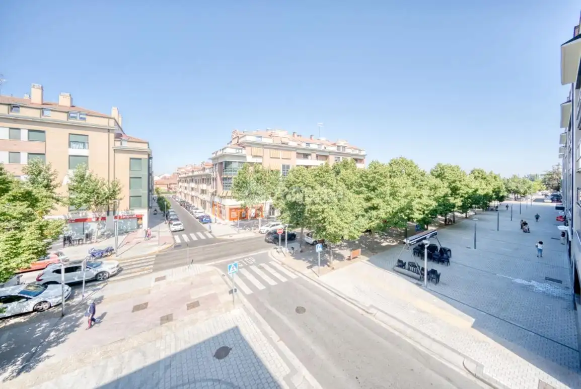 Vista exterior de Pis en venda en Laguna de Duero amb Aire condicionat, Calefacció i Terrassa
