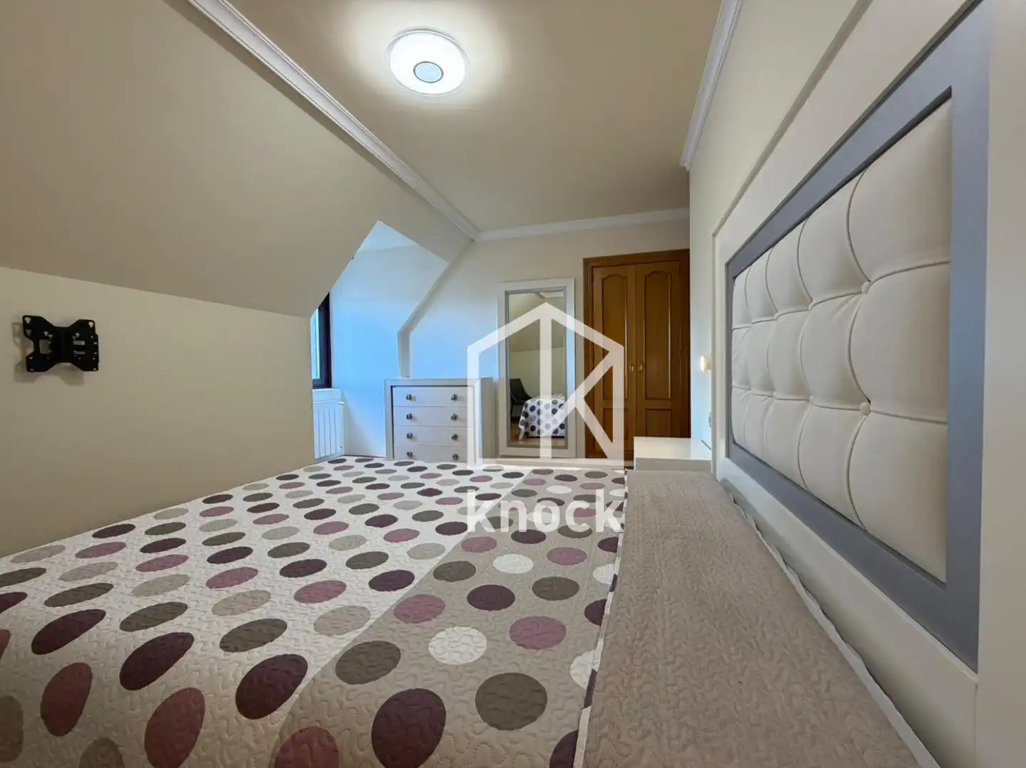 Habitación de Piso en venta en Oviedo  con Calefacción, Jardín privado y Trastero