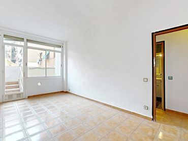 Piso con balcón en venta en Carrer VILADOMAT