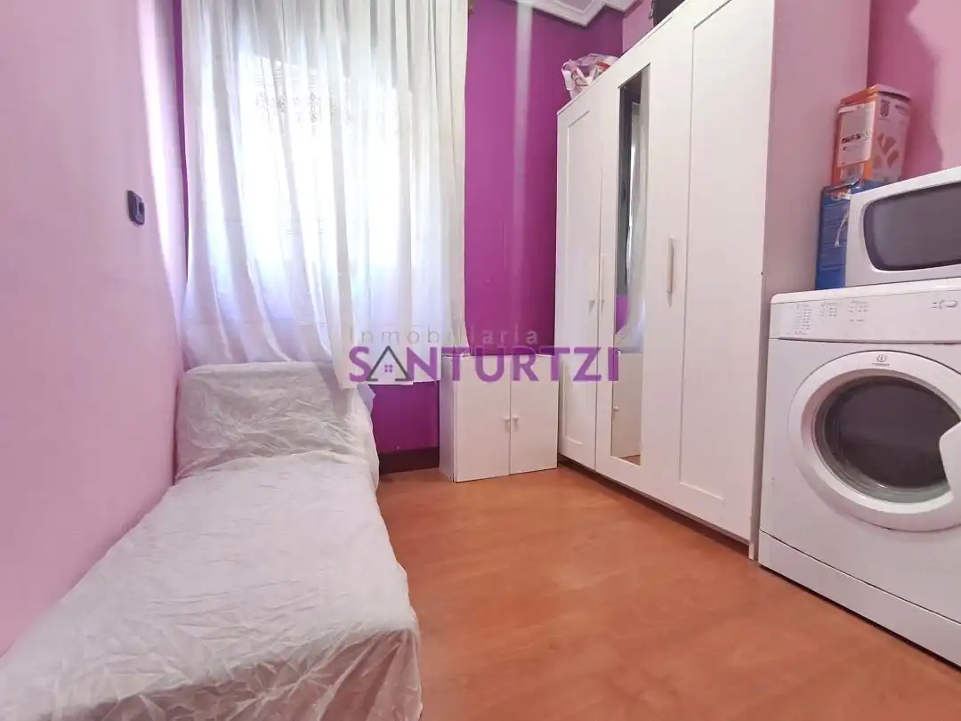 Bedroom of Flat for sale in Santurtzi   with Furnished